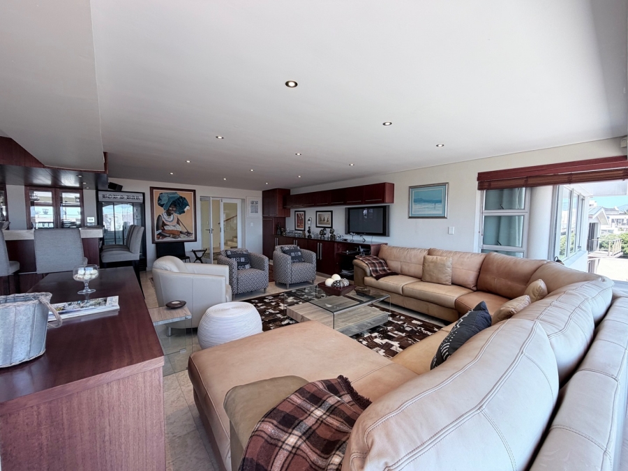 7 Bedroom Property for Sale in Bloubergstrand Western Cape